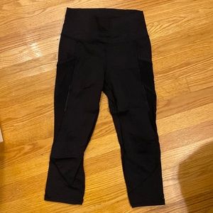 Lululemon cropped leggings - black - size 4 - EUC